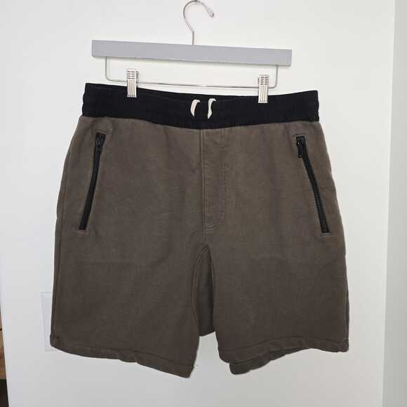 Fear of God Essentials FOG Sweat Shorts Size L Olive Taupe Zip Pocket Fleece - Picture 1 of 7